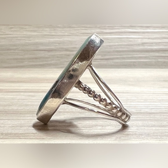 Vintage Designer H. Smith Sterling Silver Abstract Turquoise Inlay Ring, Size 6 - Picture 3 of 11